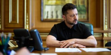 Зеленский в интервью Bloomberg: “Были сделаны шаги, чтобы убедить Украину капитулировать”