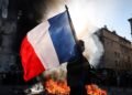 Во Франции проверят возможное отношение России к уличным протестам