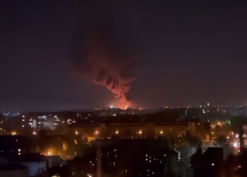 Вибух і полум’я на Південному мосту в Києві: стався повторний удар, – ФОТО