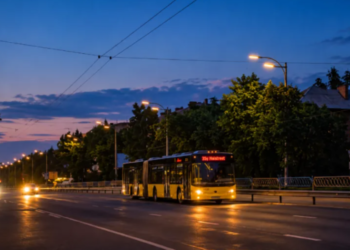 Поїздки на Лівий берег Києва: який транспорт змінив маршрут