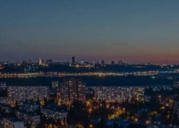 У Києві сталася аварія в енергосистемі: де зникло світло та що відомо